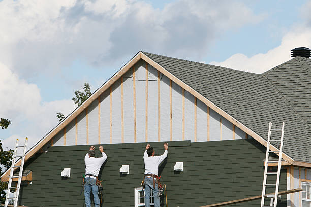 Professional Siding technician working in Bowmansville, PA